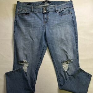 Torrid Jeans Women’s Size 22R Distressed Blue Denim Skinny Leg Jeans